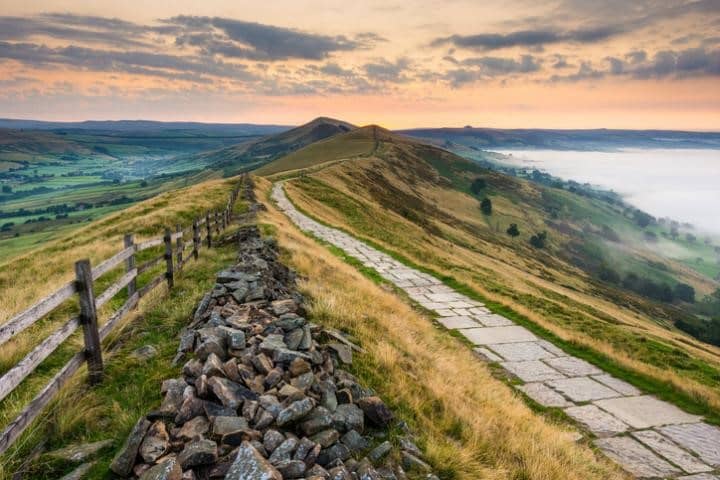 Mam Tor, walking routes in the Peak District